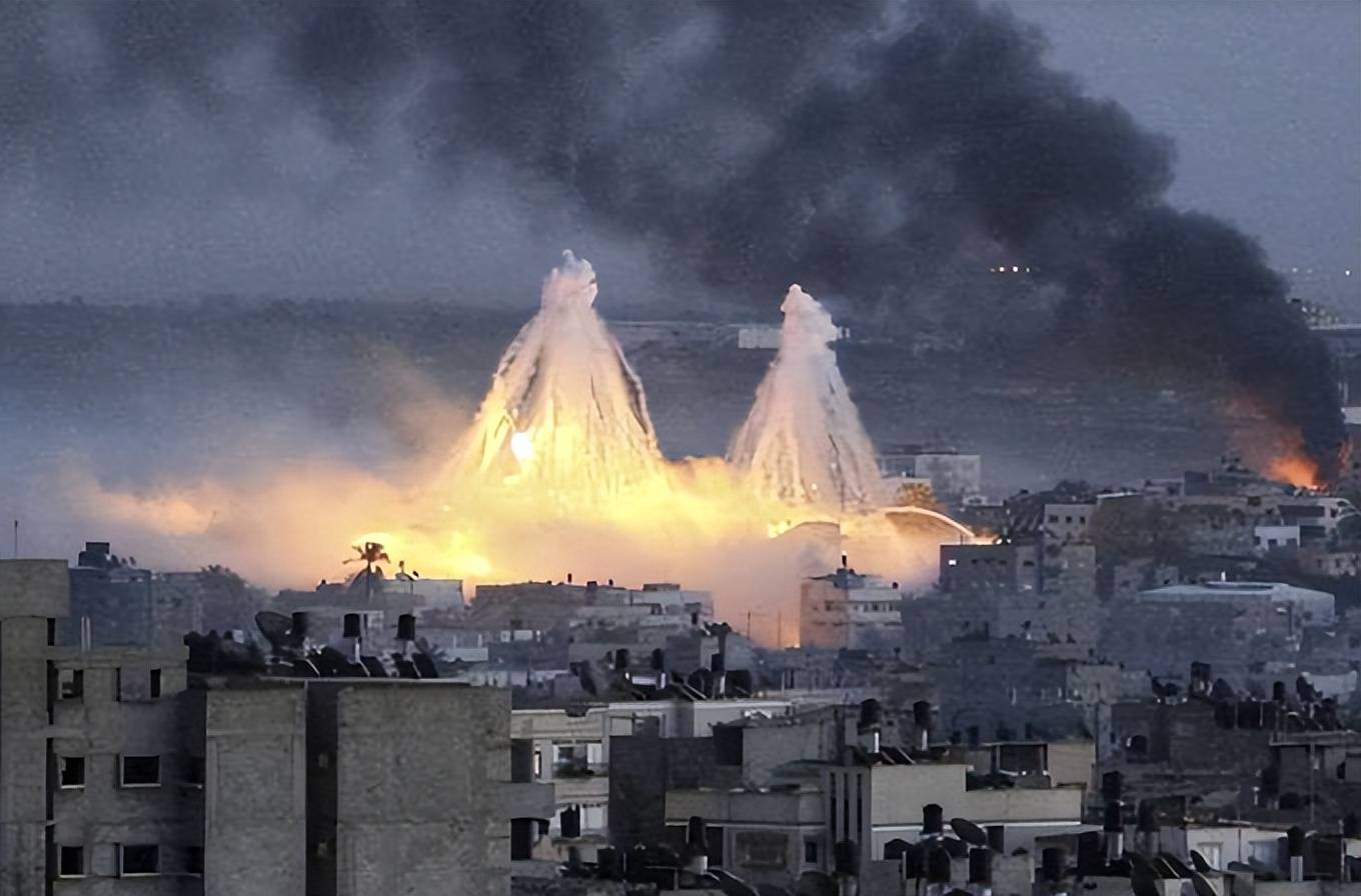 悲愤的呐喊:以军向加沙城镇发射白磷弹,希法医院再次遭袭!