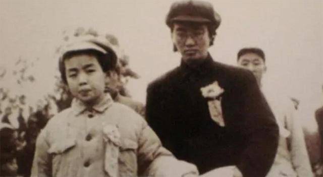 左太北追悼会:三任总理送挽联致哀,儿子沙峰,外孙左左敬献花圈_左权