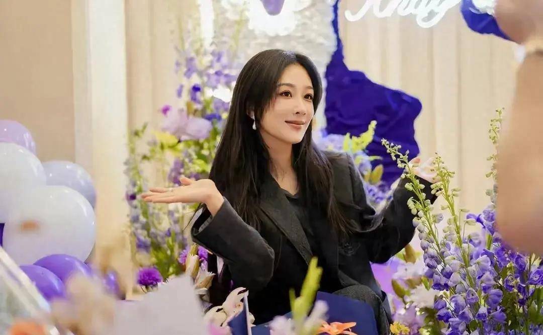 杨紫承欢记杀青后录综艺节目又启程巴黎时装周,忙得没时间谈朋友_行程