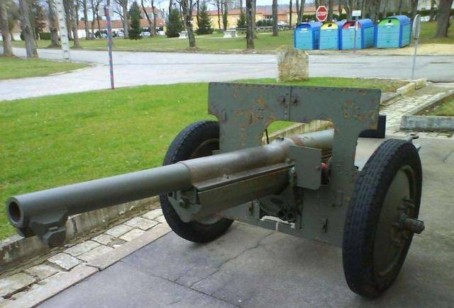 李云龙攻打平安县城时,二营长拉上来的意大利炮,到底是什么火炮