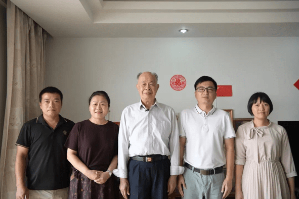 【福见惠安61乡贤有为】陈荣春:拳拳爱国心 殷殷桑梓情_家乡_中国