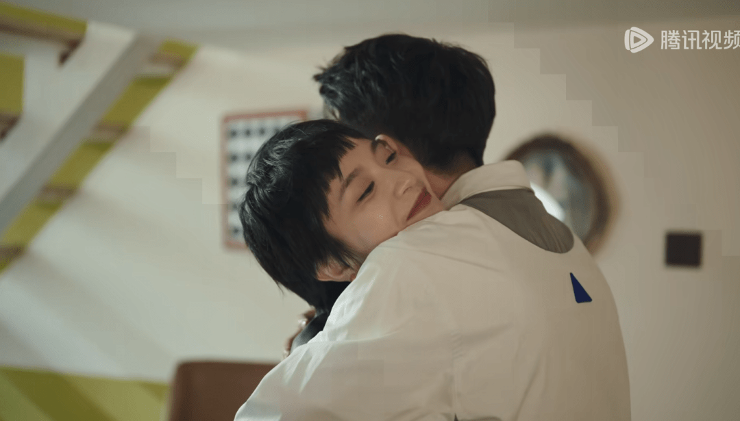 任素汐逃到北京,李雪琴考入成都,她们是被父母流放的小孩_张沛_客户