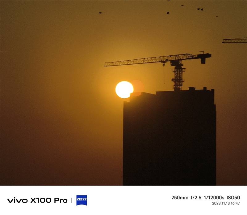 拍月亮那都不是事儿！vivo X100 Pro评测：APO认证的超级长焦 它能拍太阳(图33)