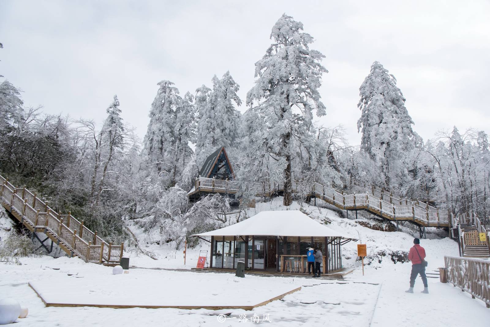 冬天的四川峨眉山,不是仙境,但美成了仙境_金顶_雪景_万佛顶