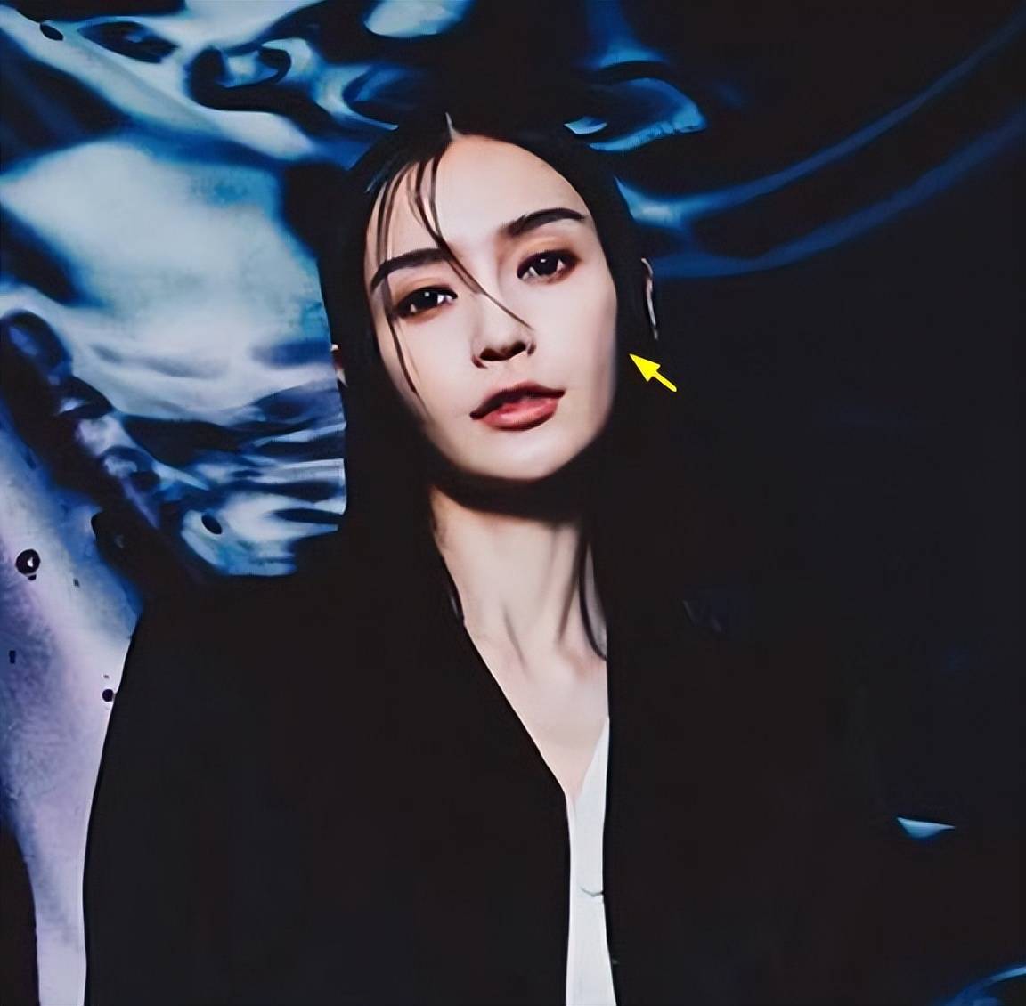 angelababy登elle12月刊!造型迷惑,妆容土气,采访疑回应争议!