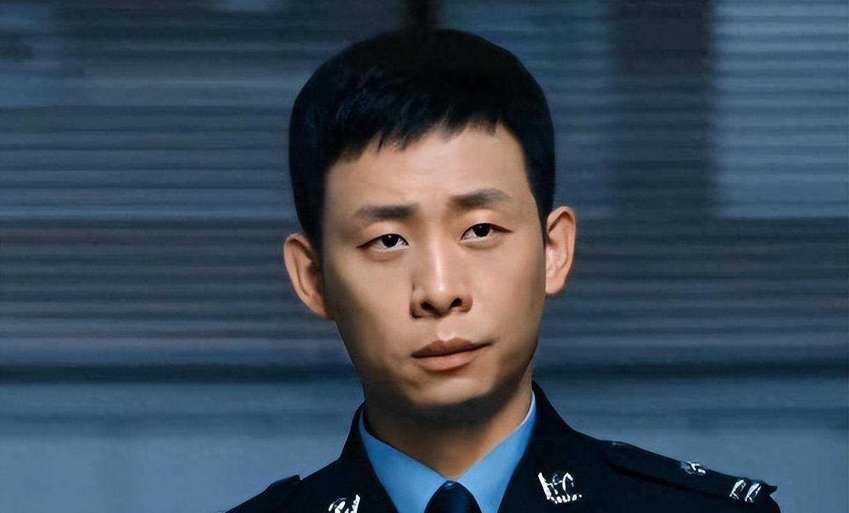 国内演警察的男演员图片