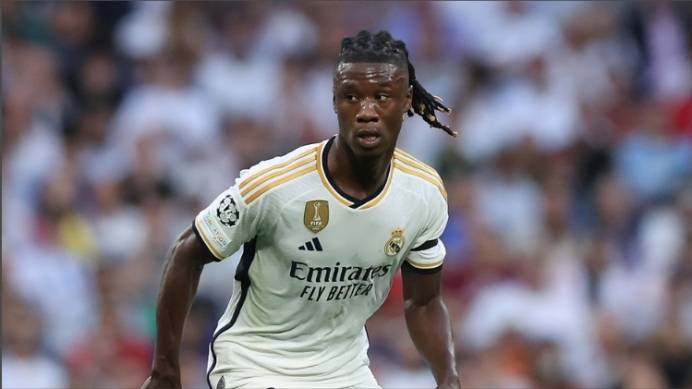 皇家马德里中场球员爱德华多·卡马文加因膝伤将缺席 2