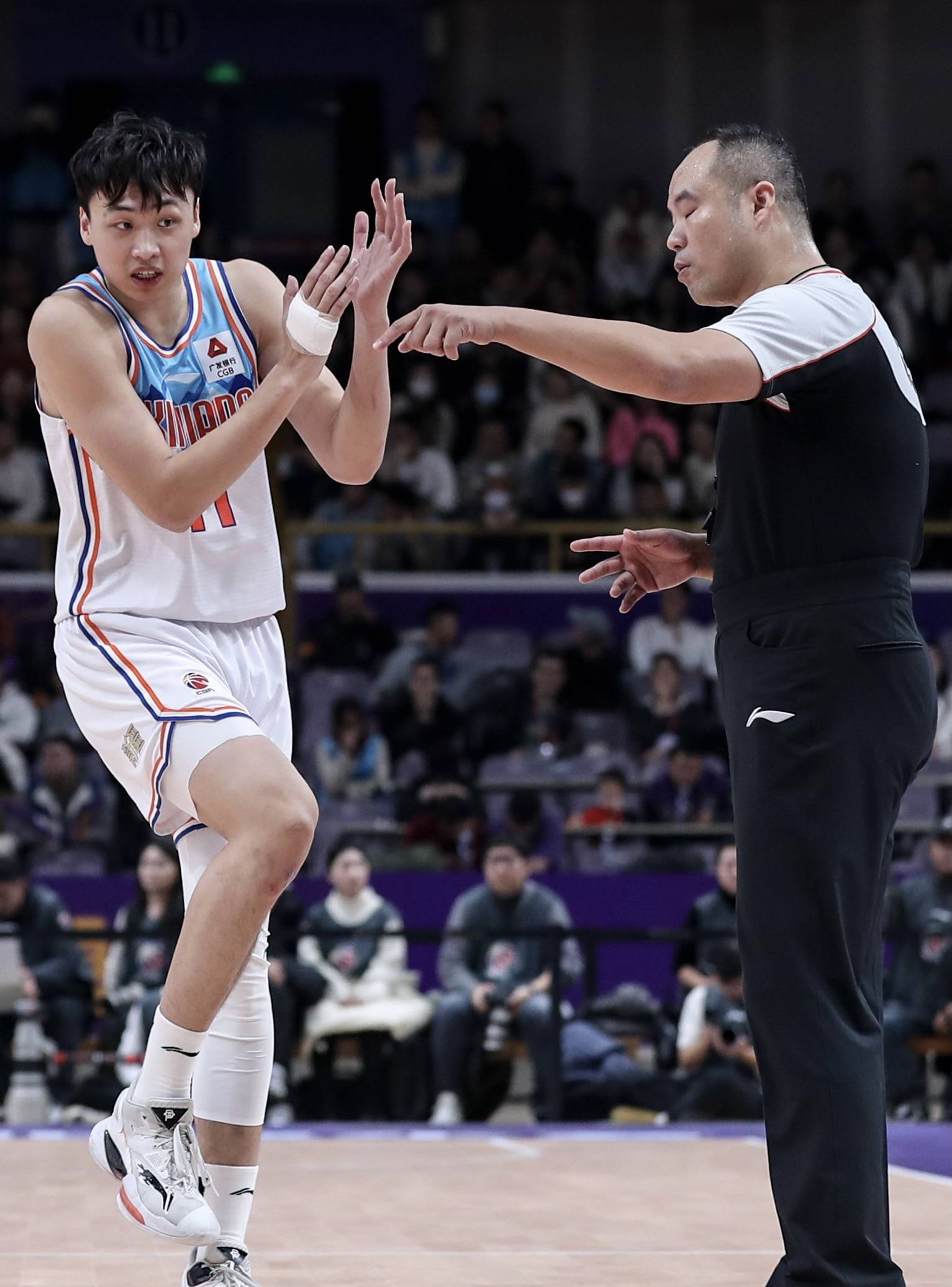 24岁新疆前锋砍31 5 打成cba球星 曾放弃清华学历_齐麟_比赛_命中