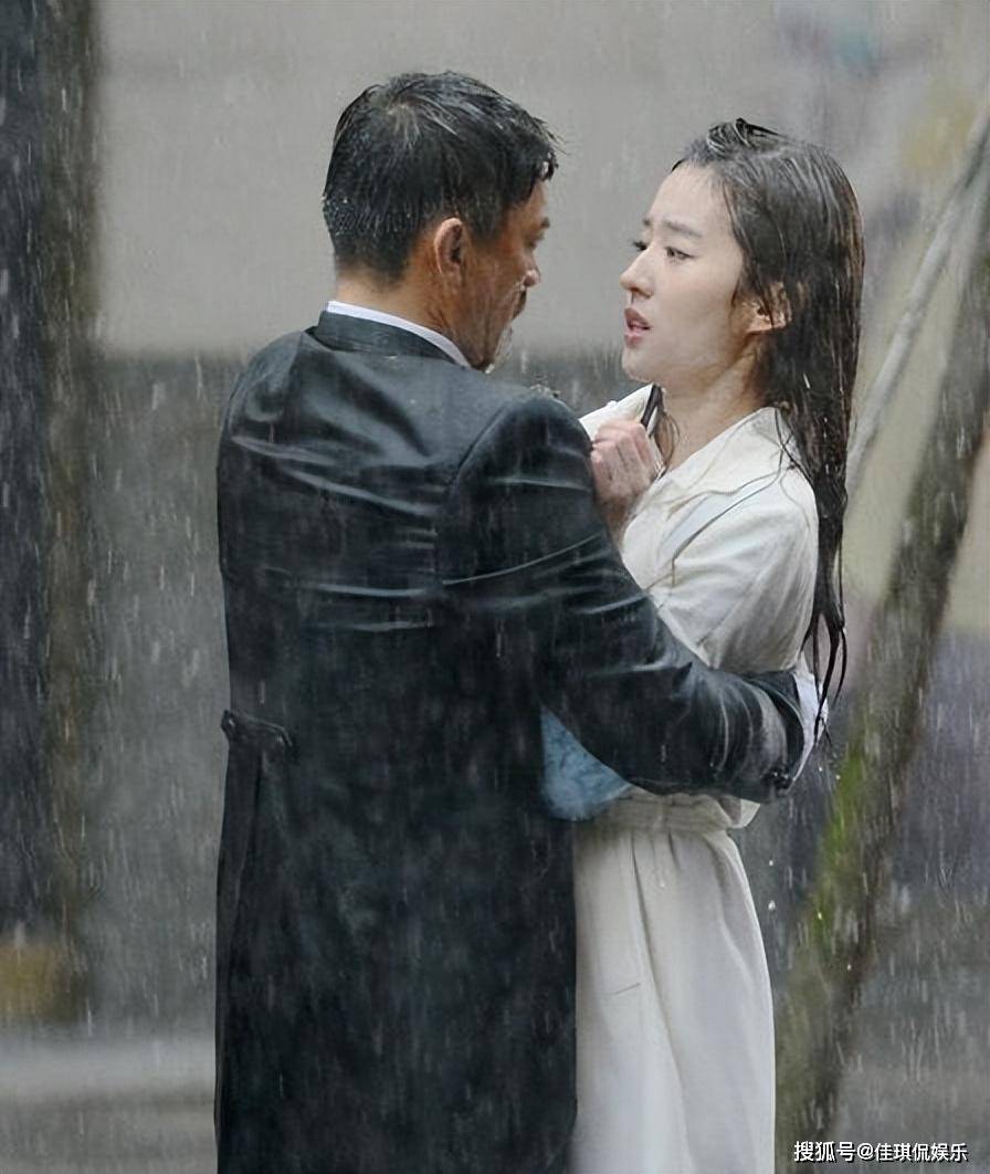 刘亦菲彭冠英最新新剧吻戏曝光,画面超欲 网友热议不休!
