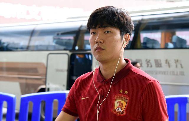 韩媒调侃张琳芃老,广州队球迷称金英权只小几个月_韩国队_球员_老将