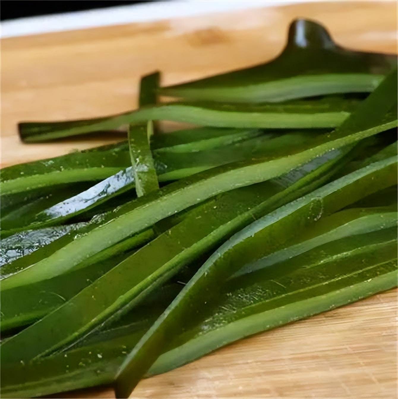 裙带菜和海带是一样的吗?