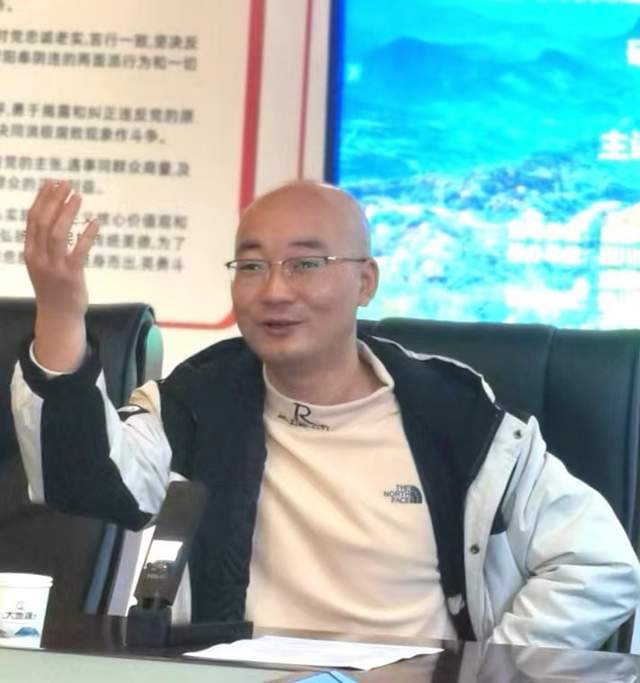 鸿渐书院山长,述堂研学总经理,中华诗词学会会员,成都市锦江区诗词