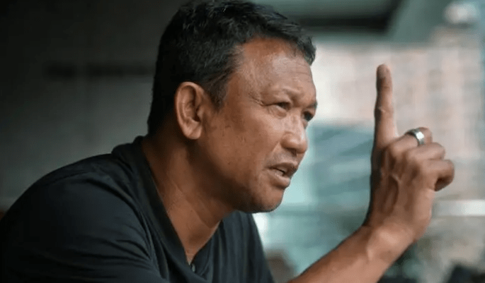 范迪是新加坡足球界的一颗耀眼新星,他的球技和场上表现备受肯定_女友