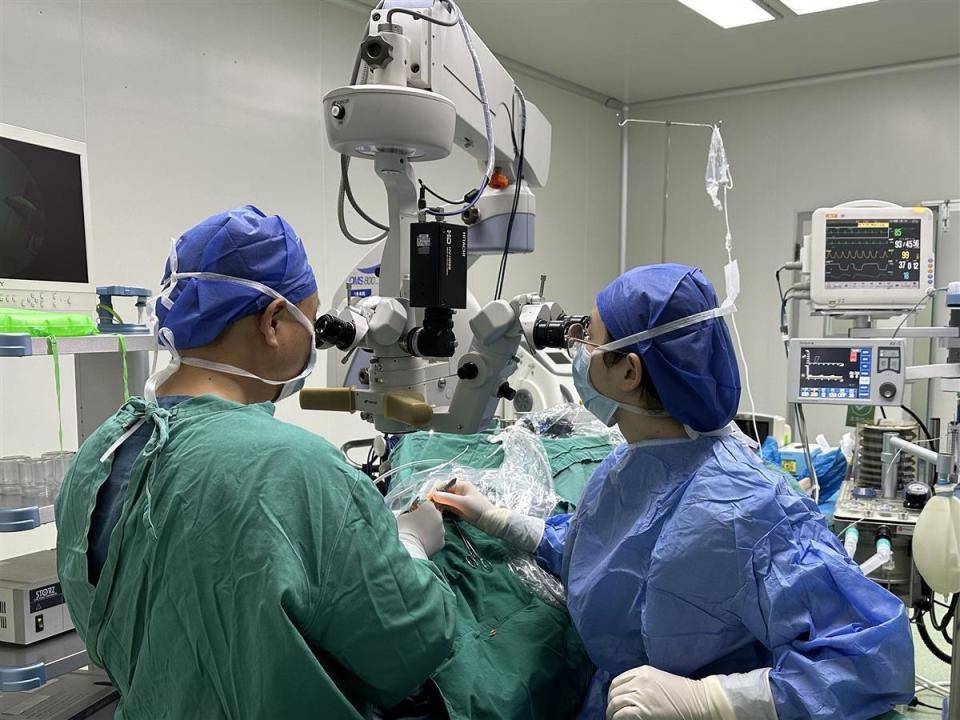 女子泪道缺失20余年,专家手术为她找回泪道_王女士_张将_结膜