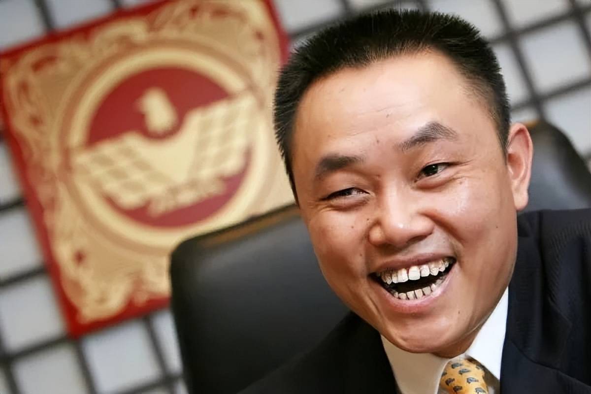 黄光裕卷土重来,3年要开1万家超市,其实他光收租一年都有几亿_国美