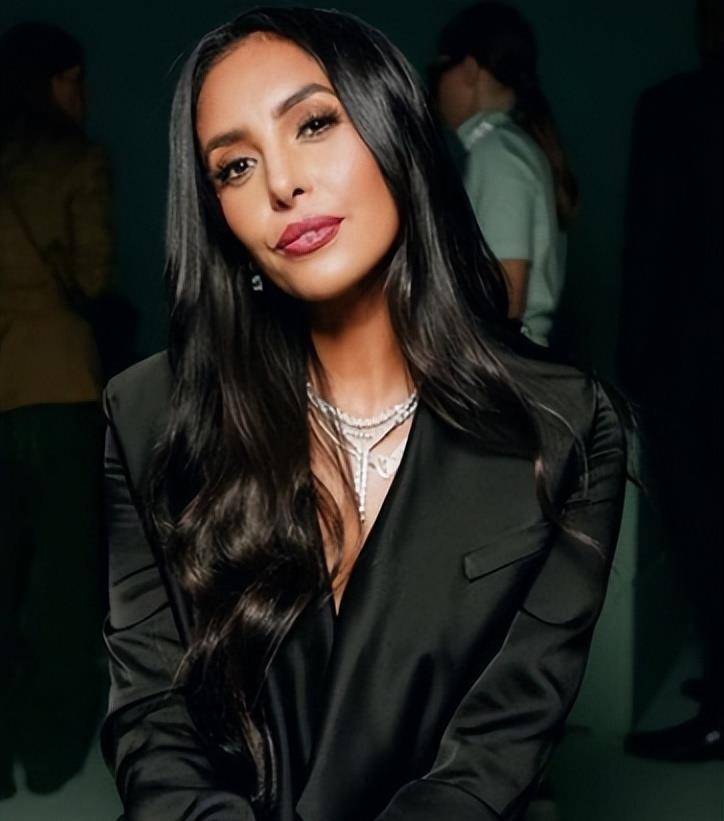 20岁成超模,与母亲同框争艳太美了_娜塔莉亚_瓦妮莎_气质