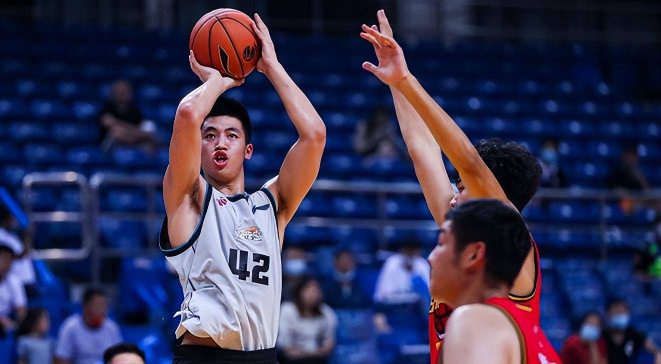 cba补赛:北控男篮主场105:112不敌新疆,排名第八收官首阶段_比赛_球员