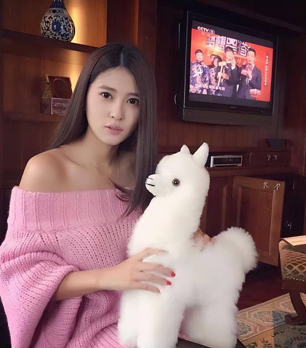 刘晓宇娇妻游玩照流出!