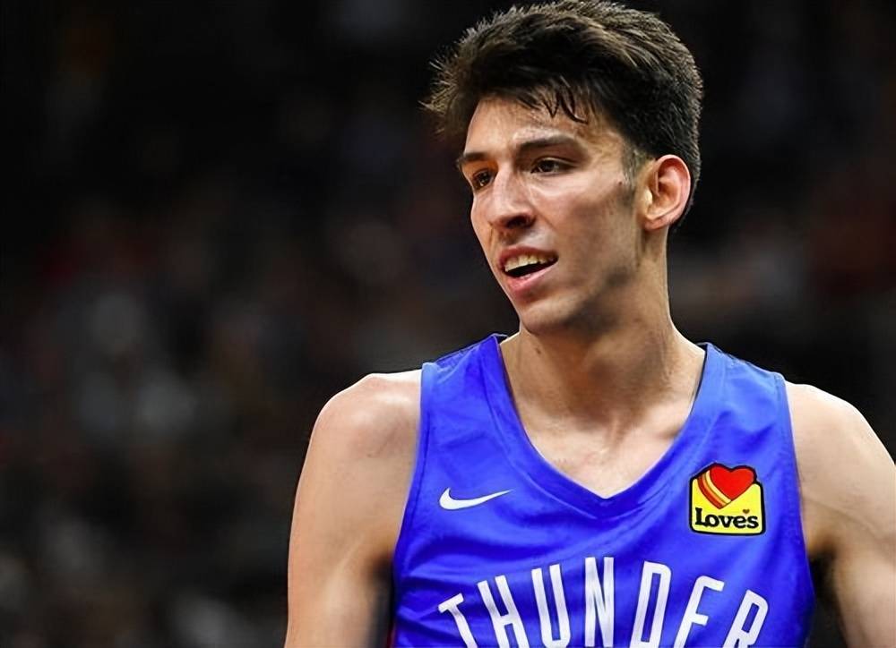 杨毅曾表示霍姆格伦不如周琦,被征服改口:年度最佳新秀_比赛_亚马_文