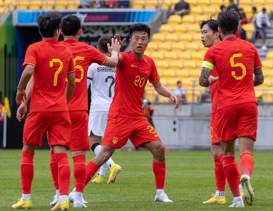 比赛_张琳芃_后防