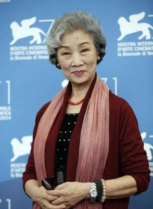 吕中:23岁嫁人,与丈夫恩爱53年难舍难分,一双儿女是她的骄傲