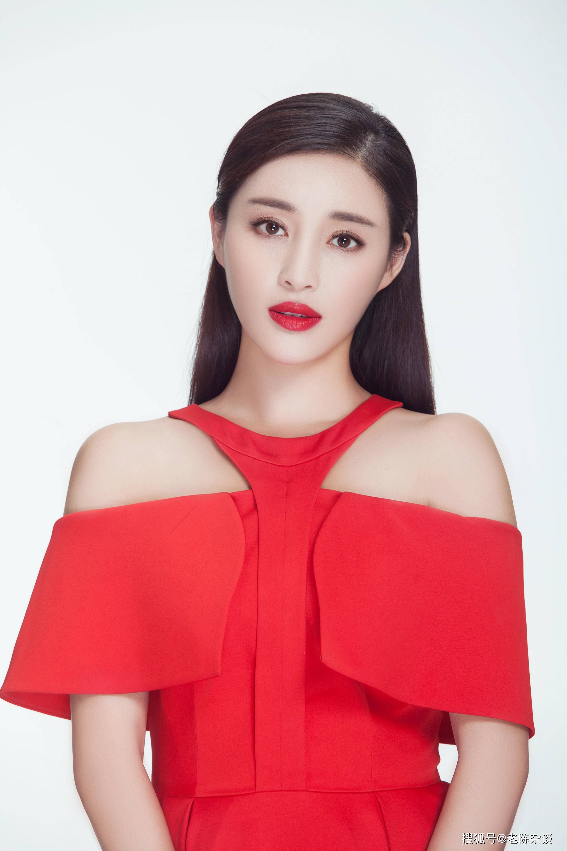 甘婷婷,真是性感到爆炸!_获得了_表演_演艺