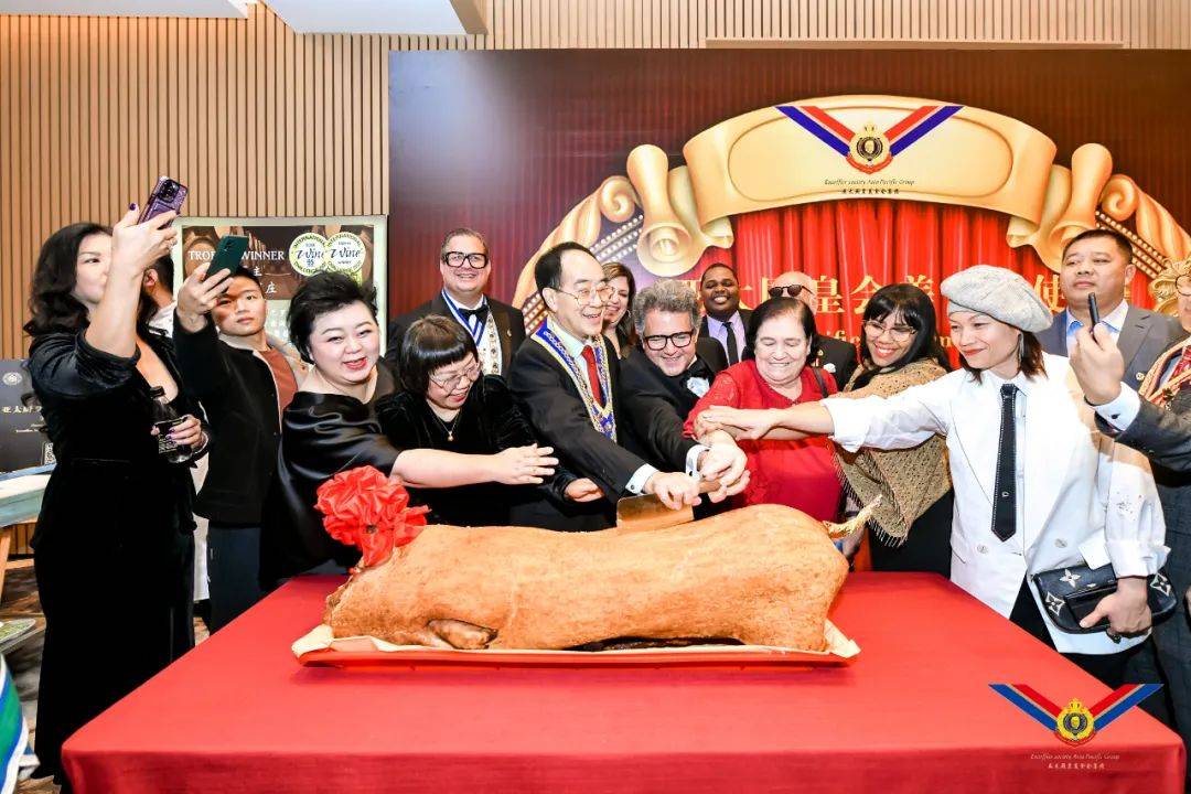 郭红晓先生在亚太厨皇会87周年盛宴中获国际美食博士荣誉_斯克菲_法国