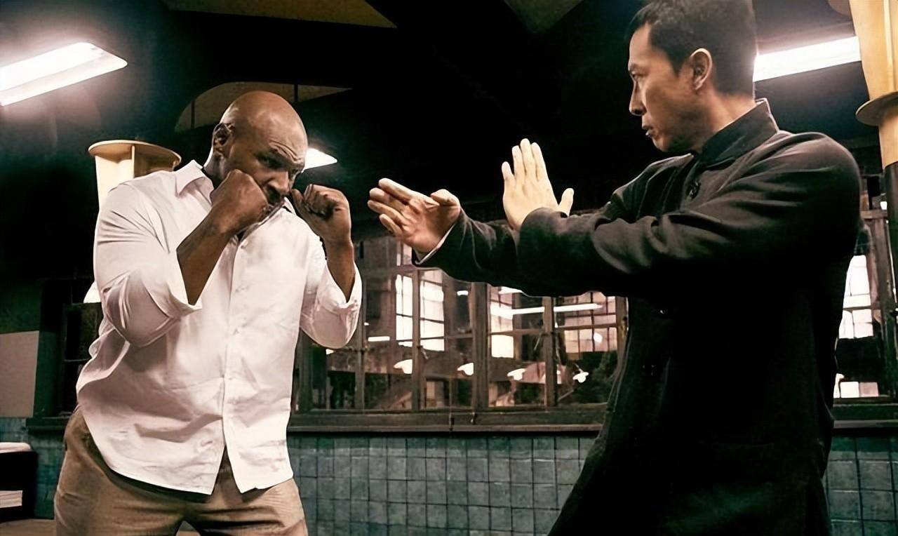 泰森于1986年11月22日成为拳击冠军_廖师傅_叶问_拳脚