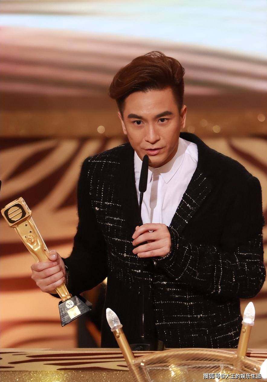 香港这一夜,丢光港娱最后一丝脸面,群魔乱舞,红毯惨变奇葩盛会_马国明