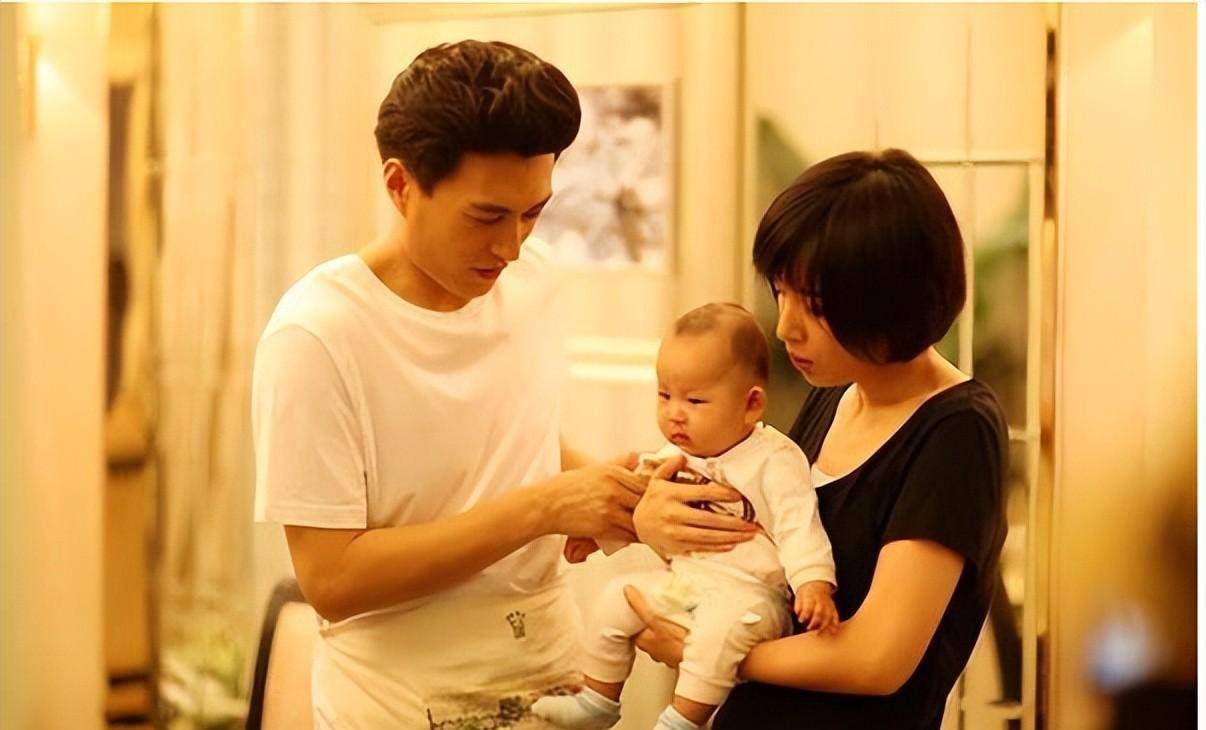 靳东夫妇难得同框,岁月静好,颜值魅力不减,展现成熟魅力_李佳_气质