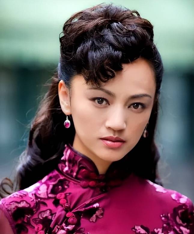 50岁罗海琼剪短发,女儿吐槽:妈妈好丑,本人回应:我开心就好_角色_发型