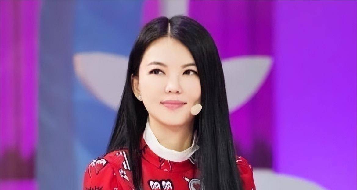 原来她早就发现端倪_李想_名人_何炅