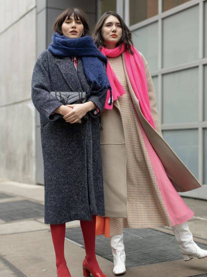 今年冬天,围巾越大越时髦_参考_衣物_大地