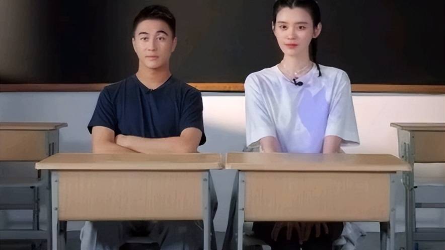 何猷君奚梦瑶甜蜜互动,网友盛赞"完美爱情"_观众们_节目_一面