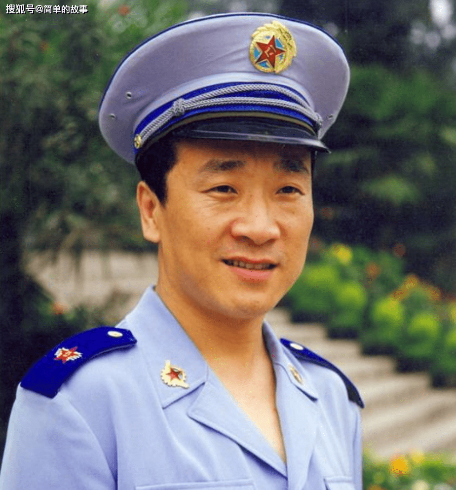 知名老戏骨,其貌不扬靠人品征服丈母娘,花700块娶得美妻生靓女_刘亚津