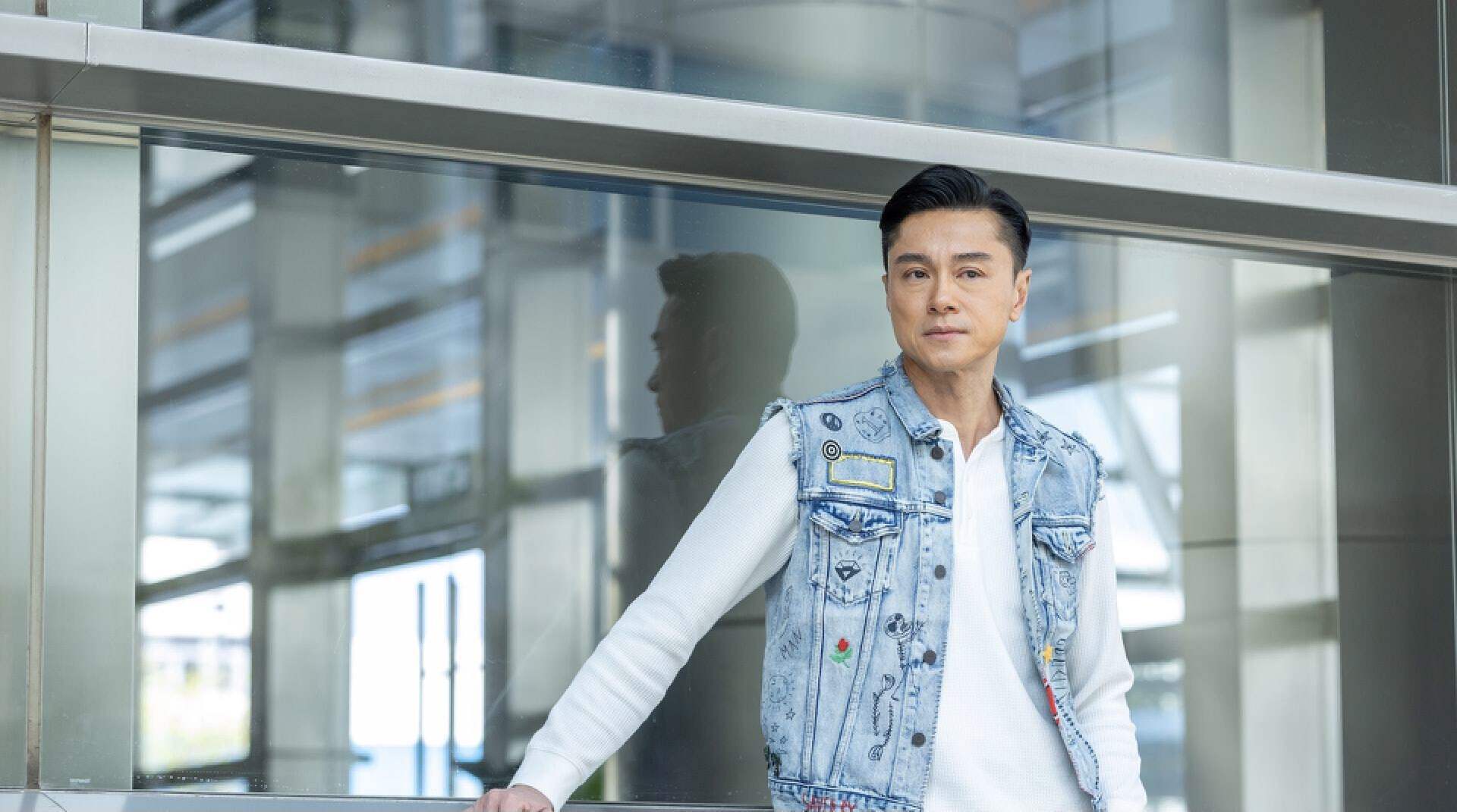 比较遗憾的是,黄浩然在大台始终未能挤入一线小生的行列,视帝这个殊荣