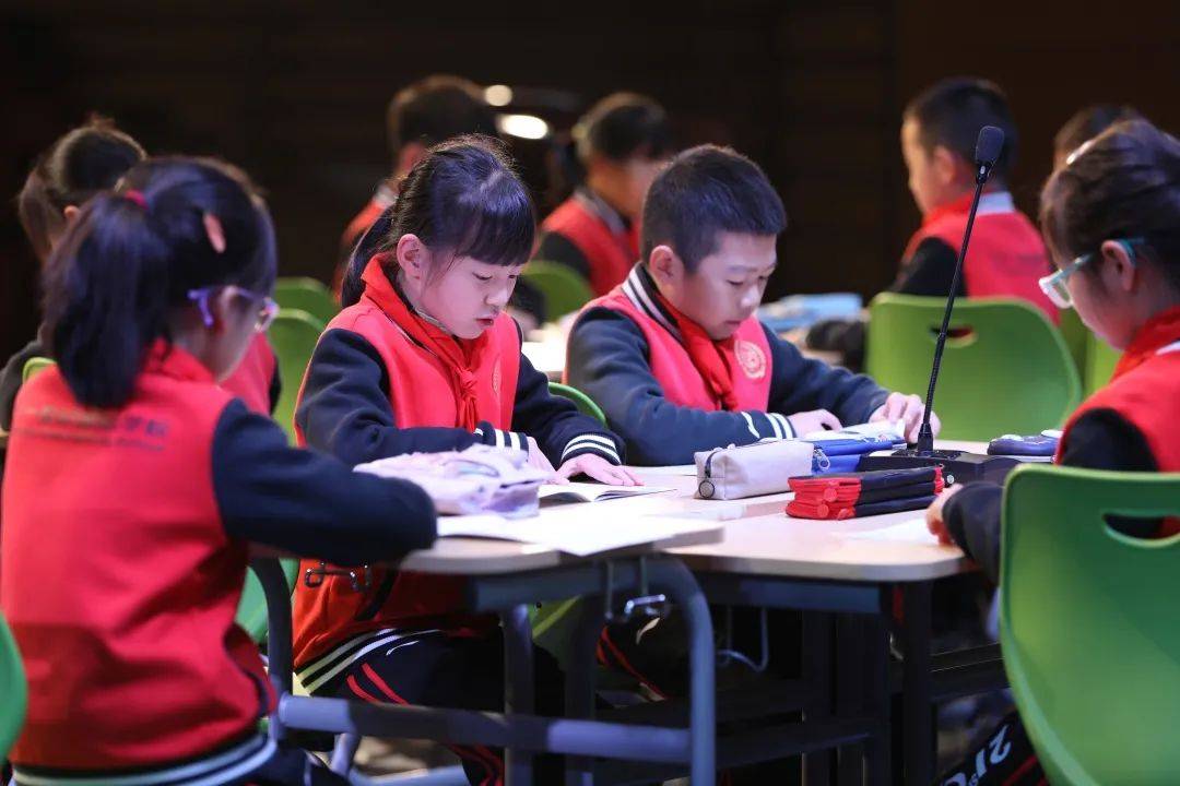 二十一世纪学校教学展示,每一堂课都要发"光"_活动_进行_数学