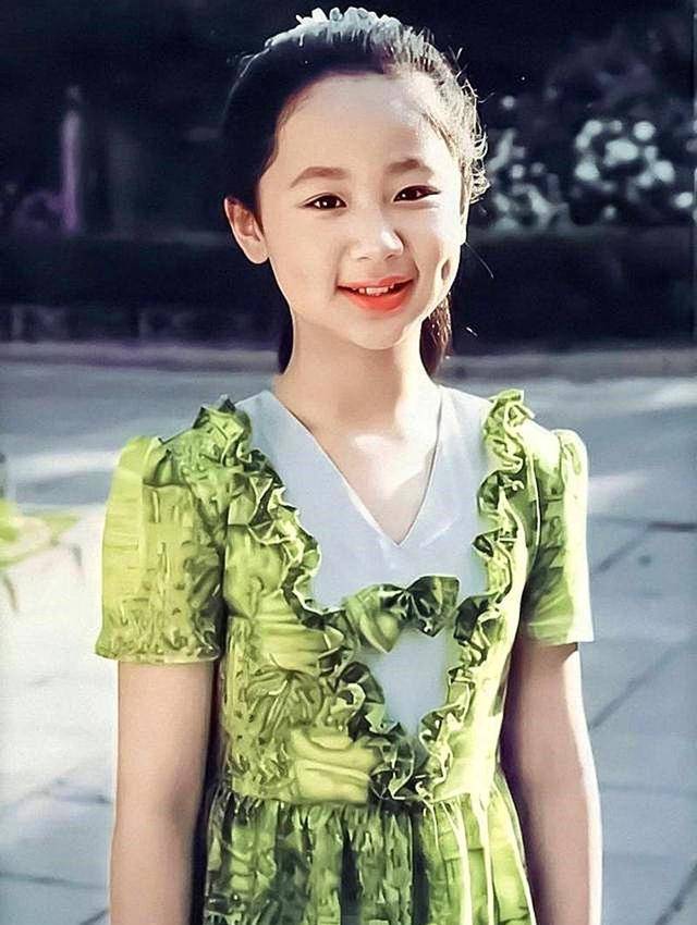 别人长大会变丑,而这几个童星却是等比例放大,老天都在赏饭吃_杨幂