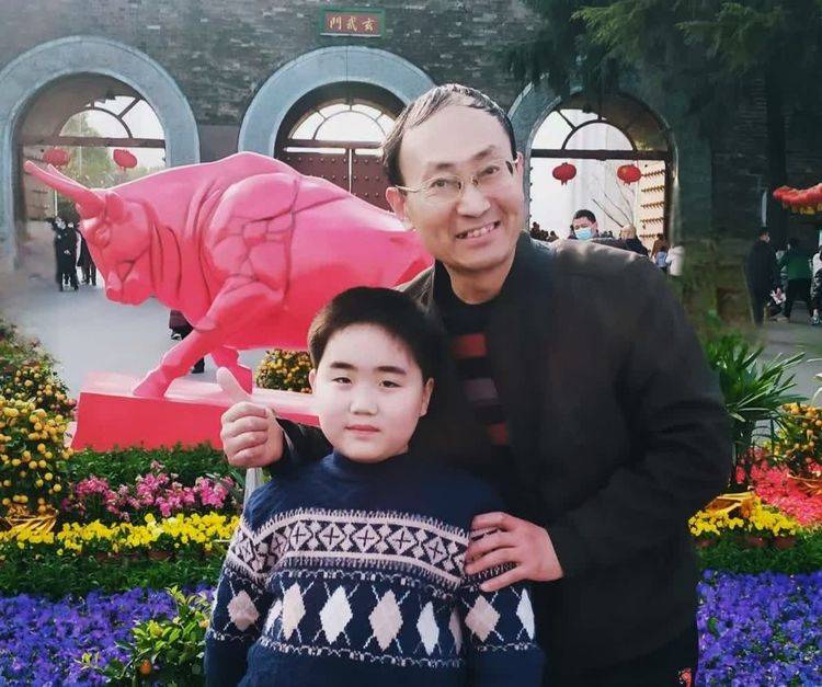 小外孙王奕然巧制迷你牛奶盒_高恩道_雅洪_爸爸