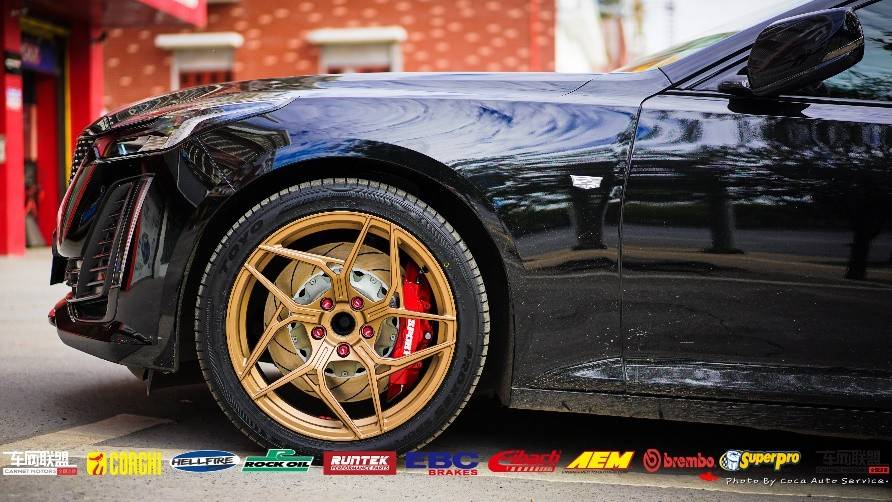 金/铜色轮毂适合什么颜色的车?