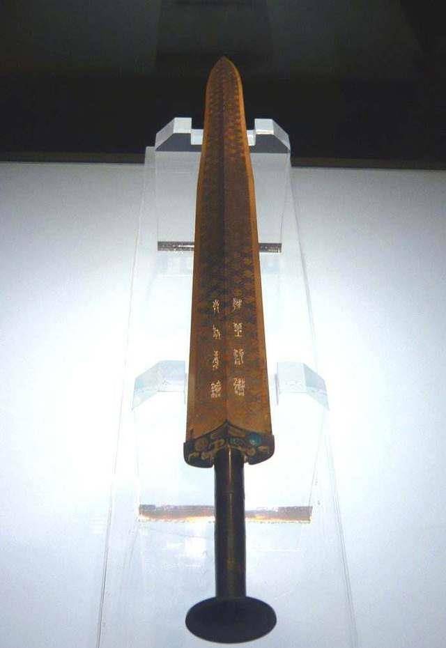 其剑名分别为湛庐,纯钧,胜邪,鱼肠,巨阙,都是削铁如泥的稀世宝剑