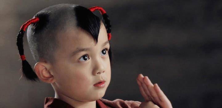 虽然吴磊6岁时主演古装剧《封神榜之凤鸣岐山》《小哪吒》正式进入