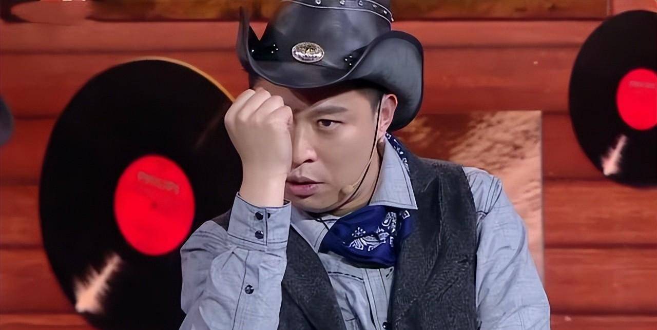 德云社李鹤东迎来35岁生日,搭档谢金凌晨送祝福,晒照引网友热议