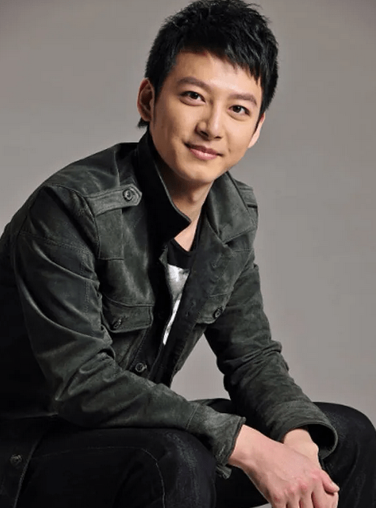 央视著名主播胡悦鑫:出道即王炸,现在婚姻成谜_艾楚怡_新闻_工作