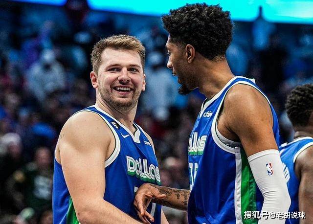 莫兰特炮轰东契奇:和艾顿一样是软蛋,同届球员他得到的哨子最多_比赛