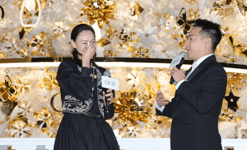 李泽楷仨儿子真孝顺,担心梁洛施一个人太孤单,催她回归演艺工作_手机