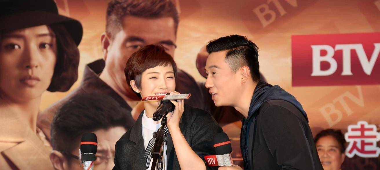 著名演员徐洪浩:比妻子大10岁,戏里演父女,戏外恩爱幸福惹人羡_刘晓洁