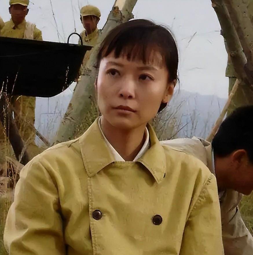 当"硅胶脸"混进央视生活大剧,撞上天然脸演员,简直是降维打击_眼睛