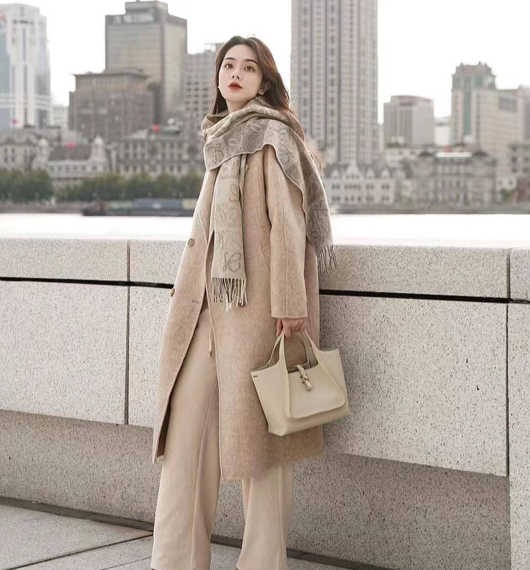 浅咖色搭配这10个颜色:温柔气质又高级,"美拉德"氛围感拉满_浅棕色