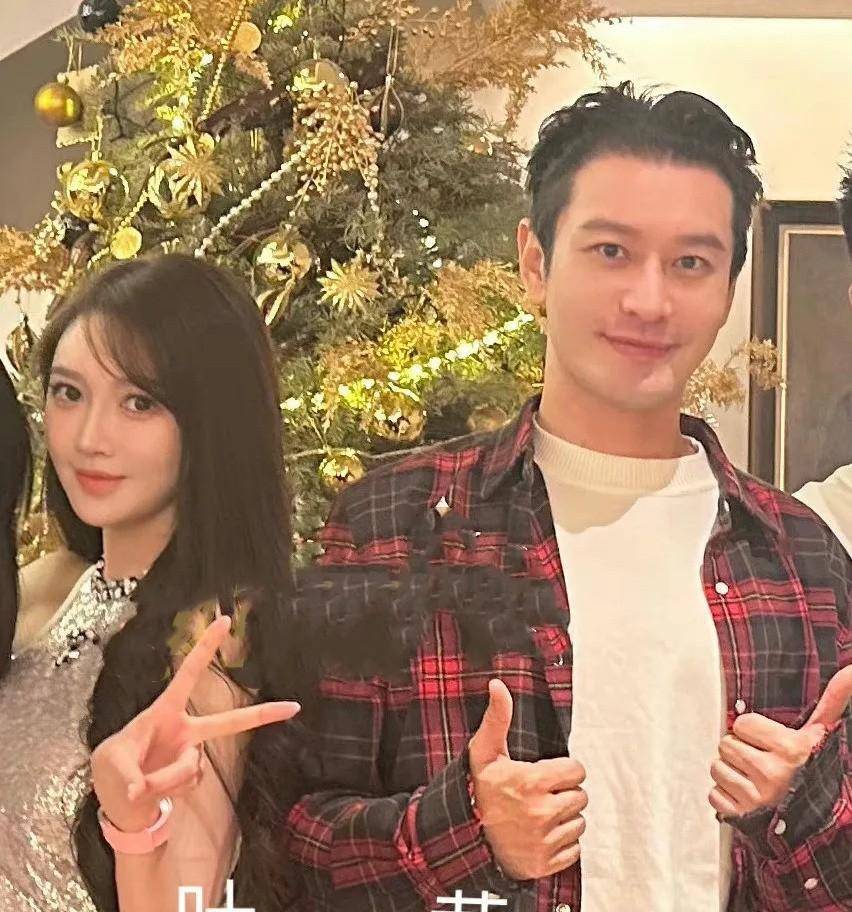 baby带小海绵看病,无力依偎引关注,黄晓明现身机场与女友甜蜜游_叶珂